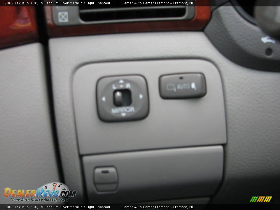 2002 Lexus LS 430 Millennium Silver Metallic / Light Charcoal Photo #26