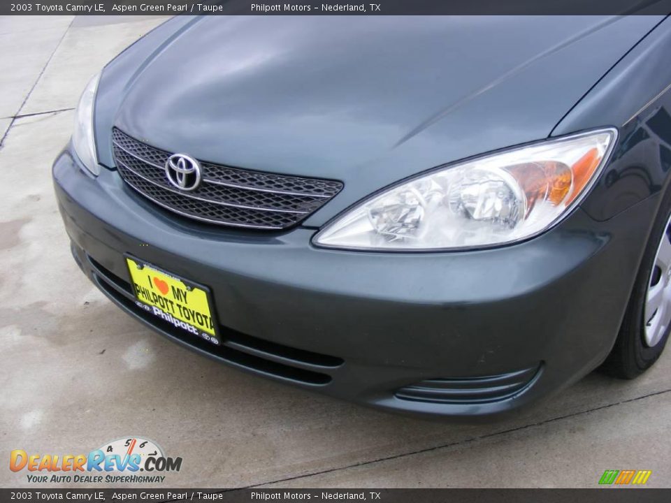 2003 Toyota Camry LE Aspen Green Pearl / Taupe Photo #12