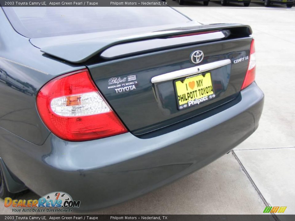 2003 Toyota Camry LE Aspen Green Pearl / Taupe Photo #20