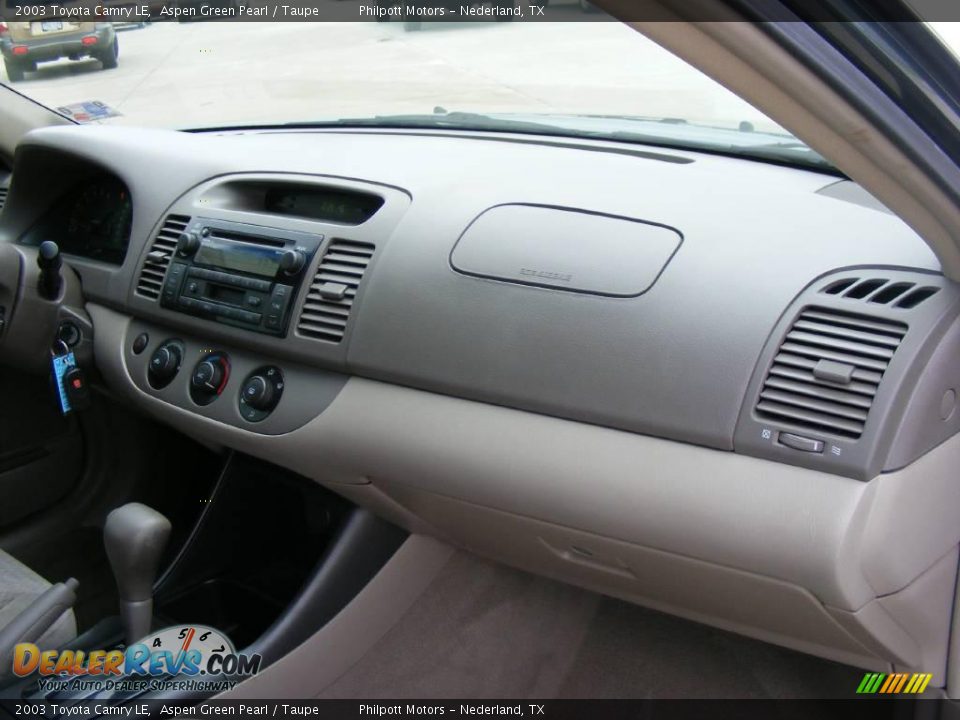 2003 Toyota Camry LE Aspen Green Pearl / Taupe Photo #23