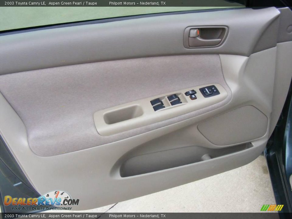 2003 Toyota Camry LE Aspen Green Pearl / Taupe Photo #32