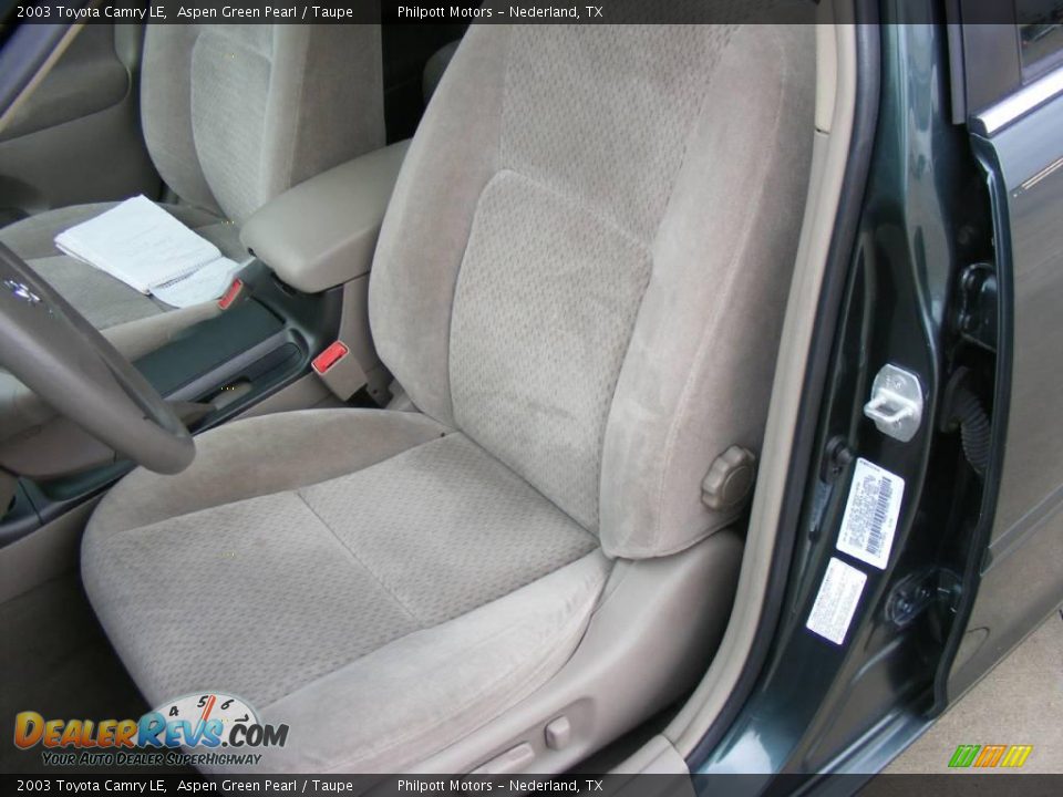 2003 Toyota Camry LE Aspen Green Pearl / Taupe Photo #34