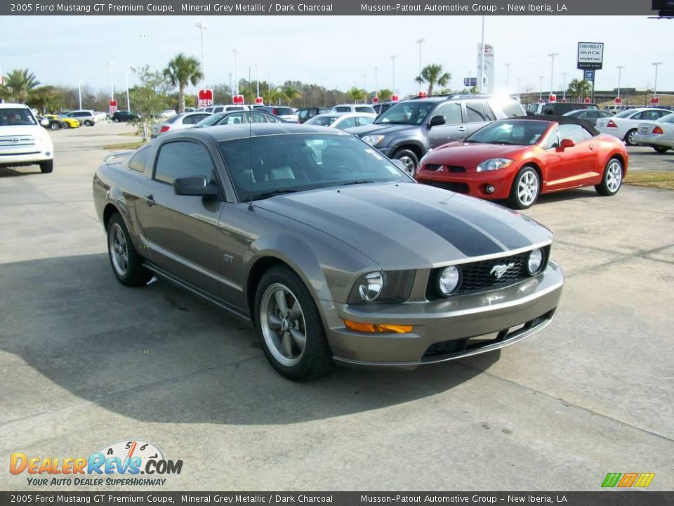 2005 Ford Mustang GT Premium Coupe Mineral Grey Metallic / Dark Charcoal Photo #7