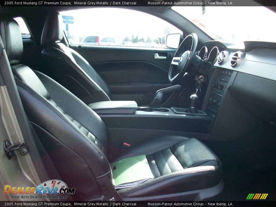 2005 Ford Mustang GT Premium Coupe Mineral Grey Metallic / Dark Charcoal Photo #10