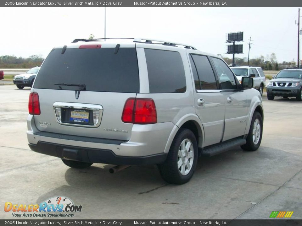 2006 Lincoln Navigator Luxury Silver Birch Metallic / Dove Grey Photo #5