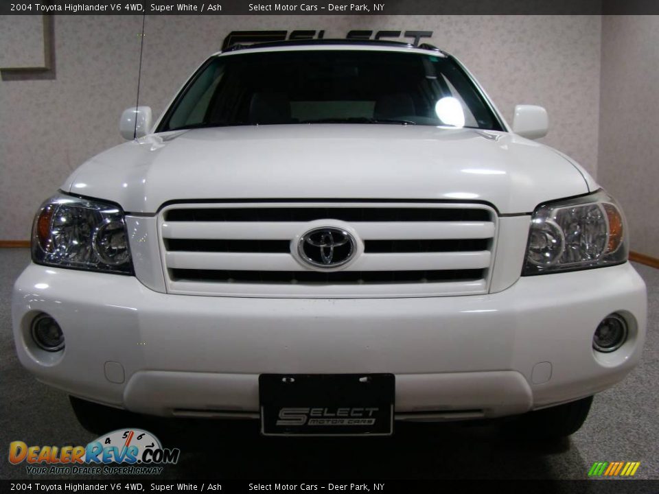 2004 Toyota Highlander V6 4WD Super White / Ash Photo #2