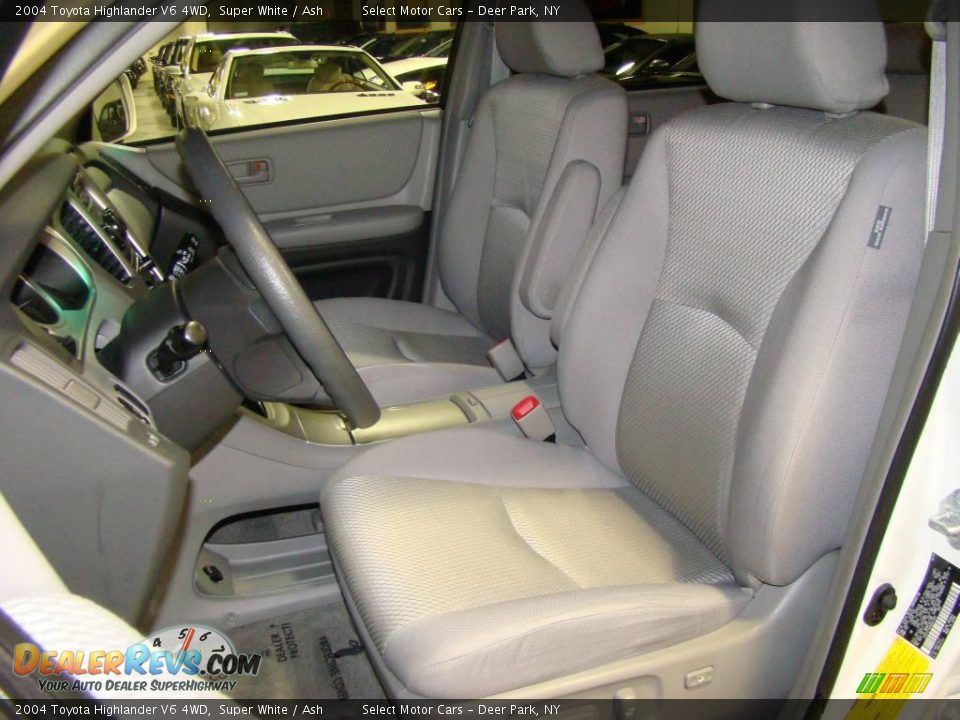 2004 Toyota Highlander V6 4WD Super White / Ash Photo #7