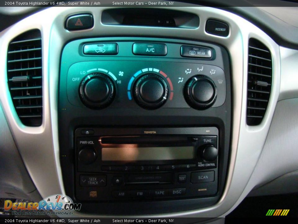 2004 Toyota Highlander V6 4WD Super White / Ash Photo #9
