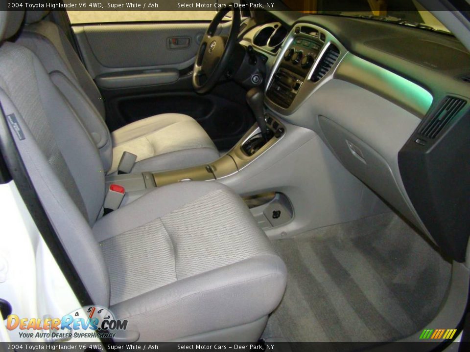 2004 Toyota Highlander V6 4WD Super White / Ash Photo #11