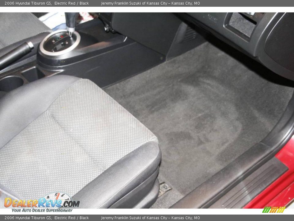 2006 Hyundai Tiburon GS Electric Red / Black Photo #7