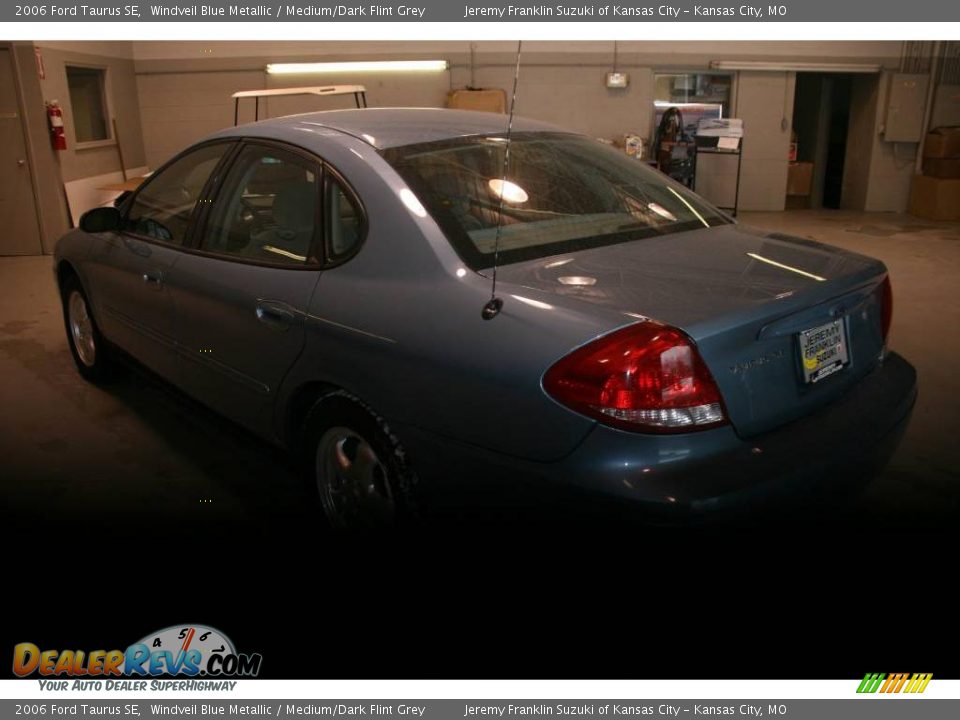 2006 Ford Taurus SE Windveil Blue Metallic / Medium/Dark Flint Grey Photo #4