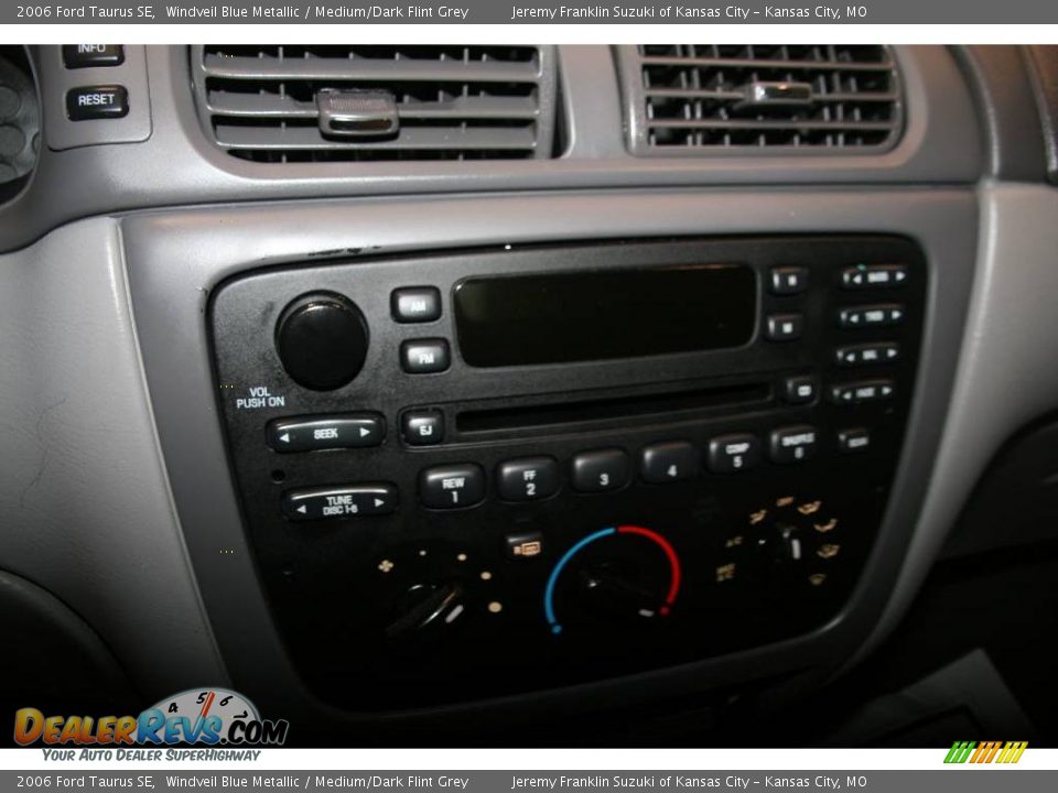 2006 Ford Taurus SE Windveil Blue Metallic / Medium/Dark Flint Grey Photo #8