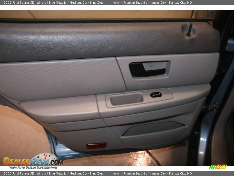 2006 Ford Taurus SE Windveil Blue Metallic / Medium/Dark Flint Grey Photo #11