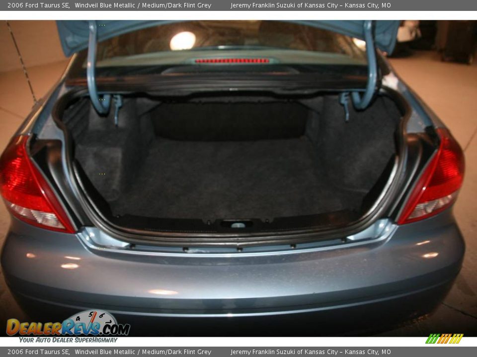 2006 Ford Taurus SE Windveil Blue Metallic / Medium/Dark Flint Grey Photo #13