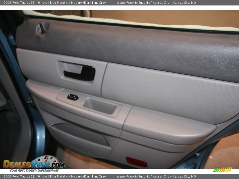 2006 Ford Taurus SE Windveil Blue Metallic / Medium/Dark Flint Grey Photo #15