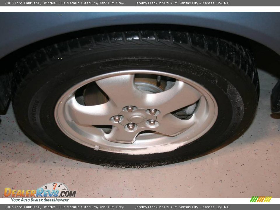 2006 Ford Taurus SE Windveil Blue Metallic / Medium/Dark Flint Grey Photo #18
