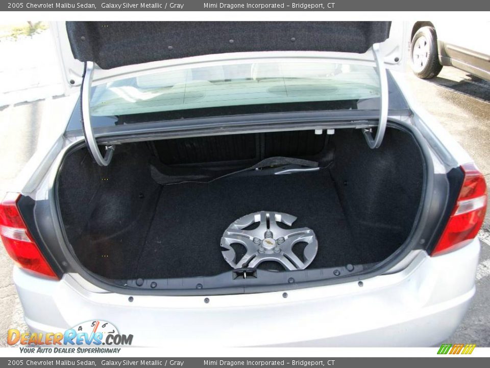 2005 Chevrolet Malibu Sedan Galaxy Silver Metallic / Gray Photo #11