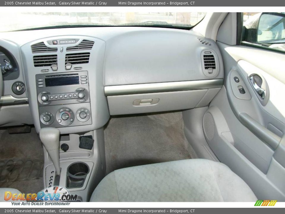 2005 Chevrolet Malibu Sedan Galaxy Silver Metallic / Gray Photo #14