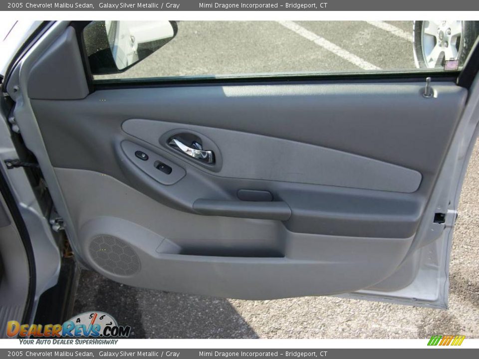 2005 Chevrolet Malibu Sedan Galaxy Silver Metallic / Gray Photo #17