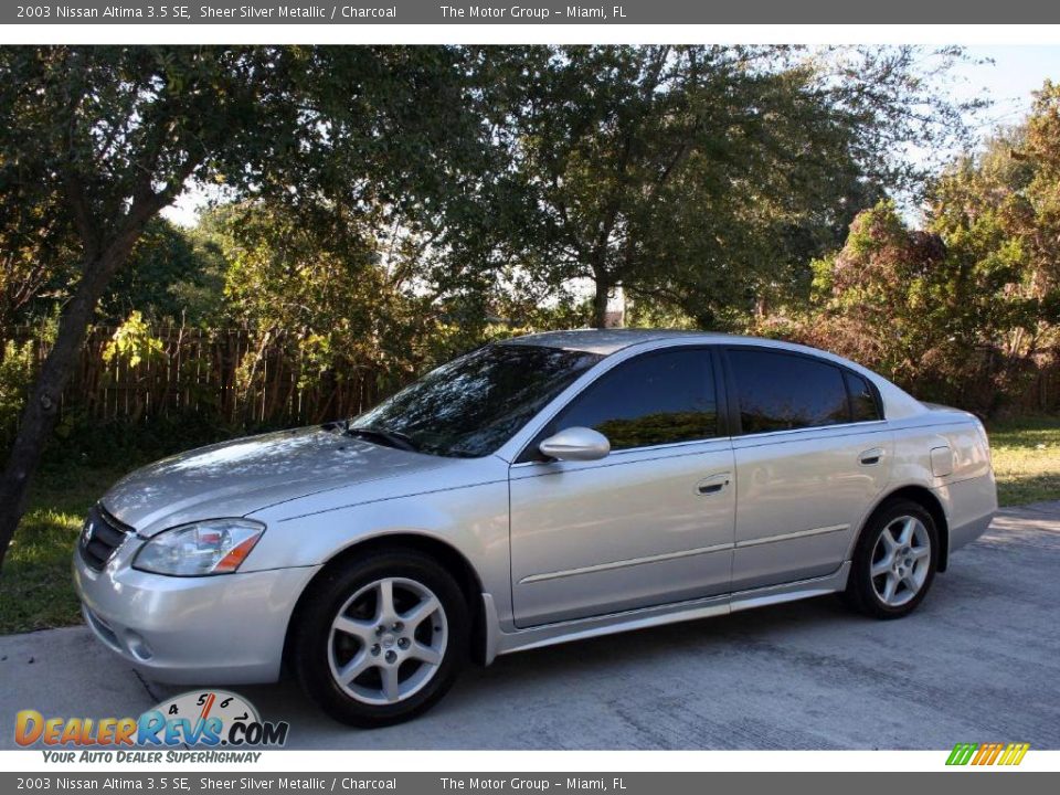 2003 Nissan Altima 3.5 SE Sheer Silver Metallic / Charcoal Photo #3