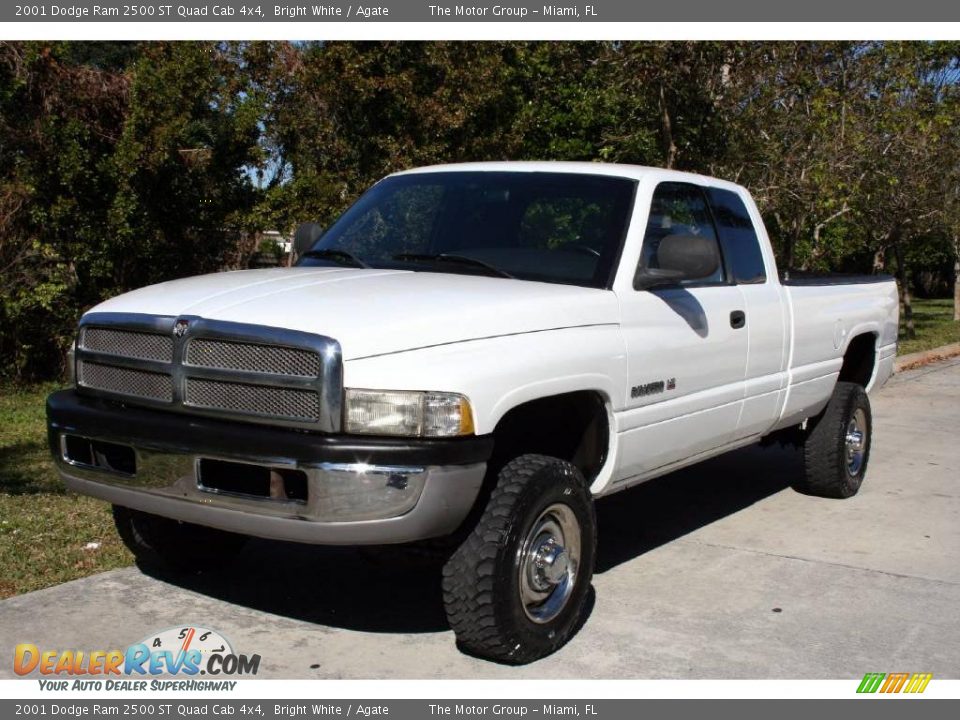 2001 Dodge Ram 2500 ST Quad Cab 4x4 Bright White / Agate Photo #1