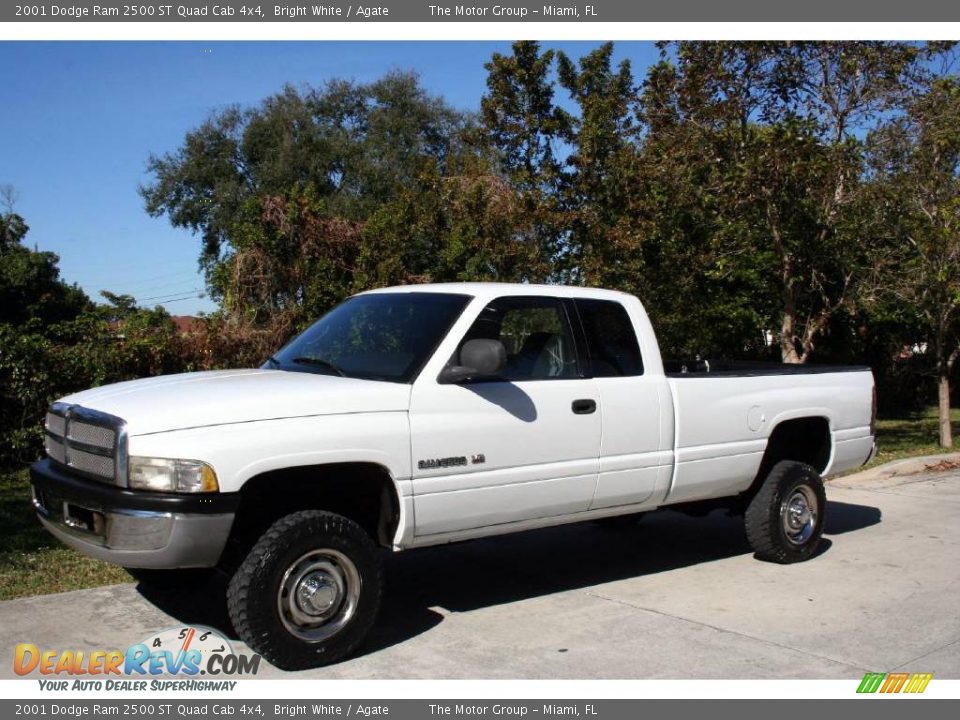 2001 Dodge Ram 2500 ST Quad Cab 4x4 Bright White / Agate Photo #2
