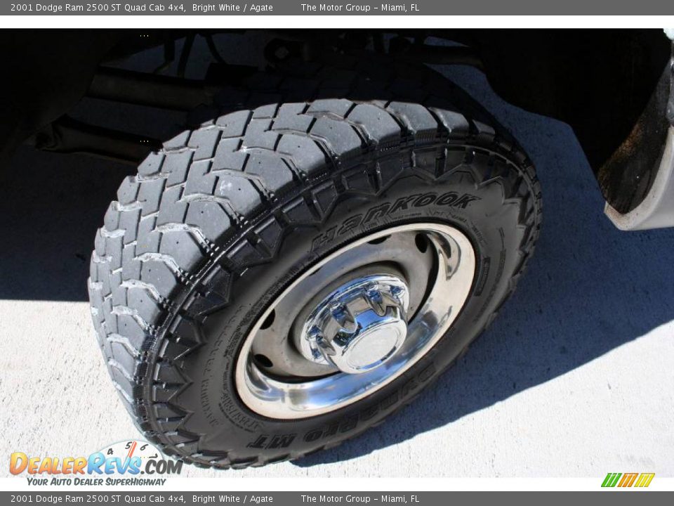 2001 Dodge Ram 2500 ST Quad Cab 4x4 Bright White / Agate Photo #30
