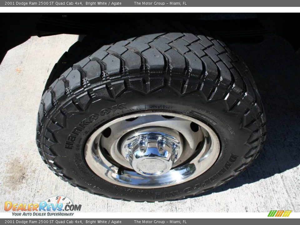 2001 Dodge Ram 2500 ST Quad Cab 4x4 Bright White / Agate Photo #31