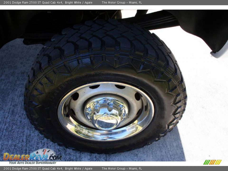 2001 Dodge Ram 2500 ST Quad Cab 4x4 Bright White / Agate Photo #32