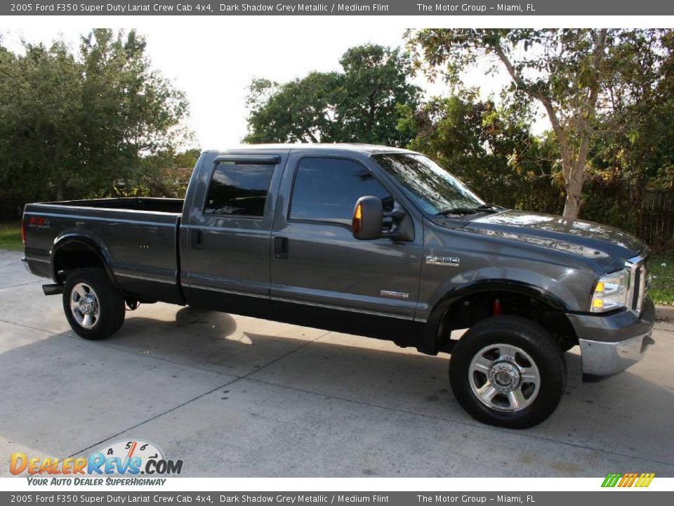 2005 Ford F350 Super Duty Lariat Crew Cab 4x4 Dark Shadow Grey Metallic / Medium Flint Photo #9