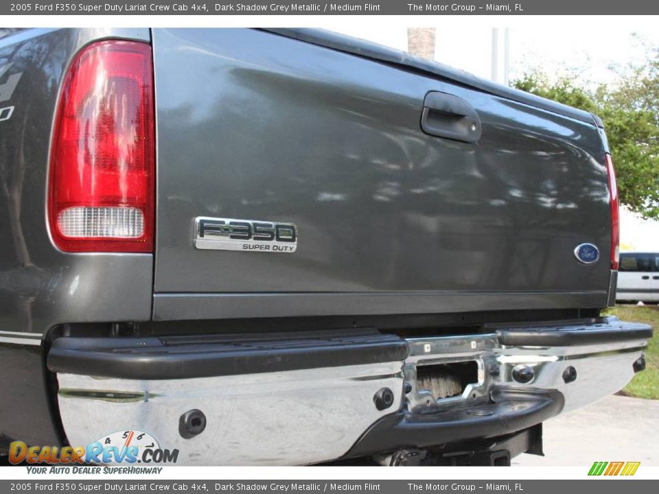 2005 Ford F350 Super Duty Lariat Crew Cab 4x4 Dark Shadow Grey Metallic / Medium Flint Photo #23