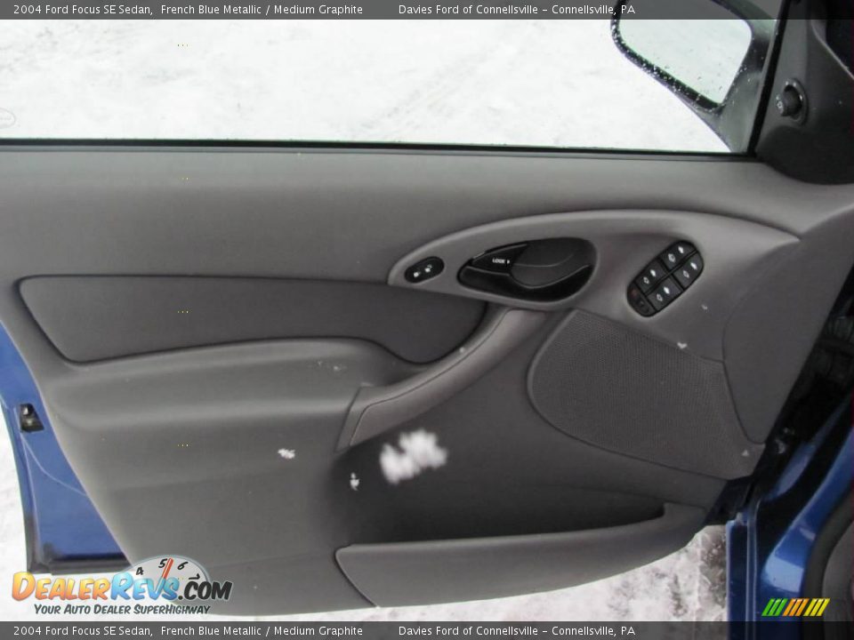 2004 Ford Focus SE Sedan French Blue Metallic / Medium Graphite Photo #6