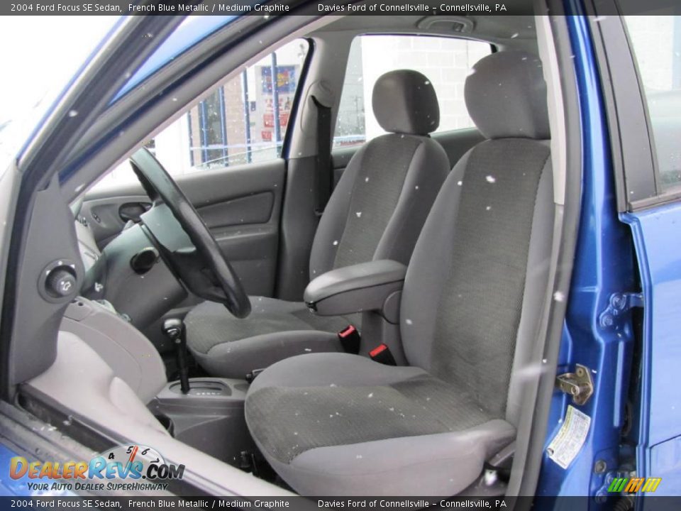 2004 Ford Focus SE Sedan French Blue Metallic / Medium Graphite Photo #7