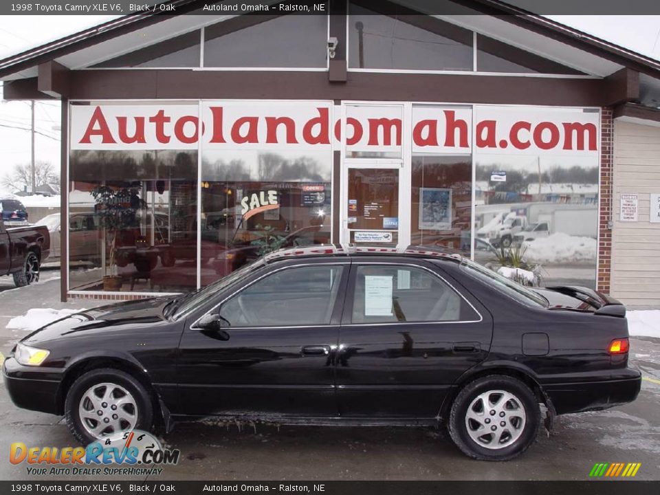 1998 Toyota Camry XLE V6 Black / Oak Photo #1