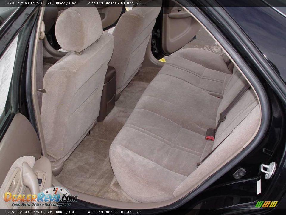 1998 Toyota Camry XLE V6 Black / Oak Photo #14