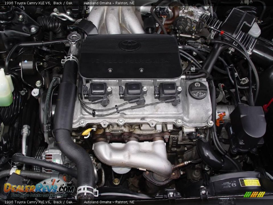 1998 Toyota Camry XLE V6 Black / Oak Photo #23
