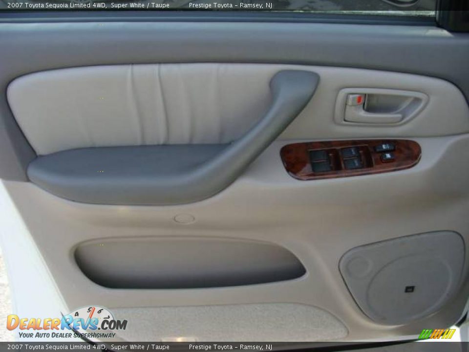 2007 Toyota Sequoia Limited 4WD Super White / Taupe Photo #6