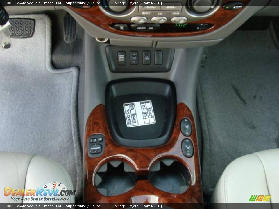 2007 Toyota Sequoia Limited 4WD Super White / Taupe Photo #12