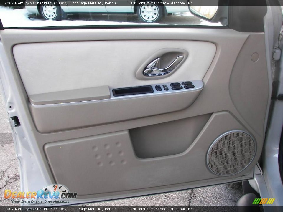 2007 Mercury Mariner Premier 4WD Light Sage Metallic / Pebble Photo #11