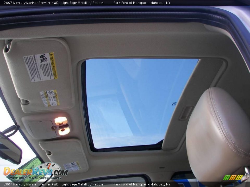 2007 Mercury Mariner Premier 4WD Light Sage Metallic / Pebble Photo #12