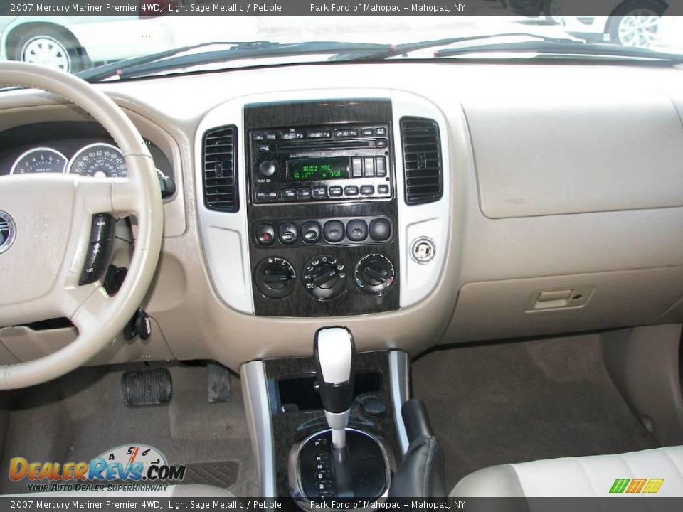 2007 Mercury Mariner Premier 4WD Light Sage Metallic / Pebble Photo #16