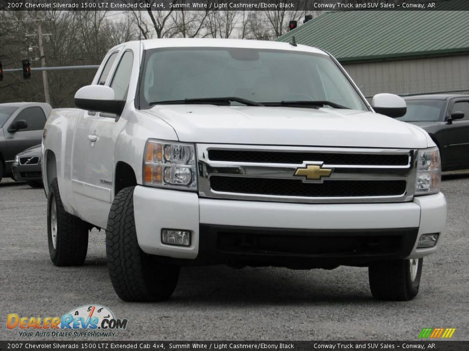 2007 Chevrolet Silverado 1500 LTZ Extended Cab 4x4 Summit White / Light Cashmere/Ebony Black Photo #3