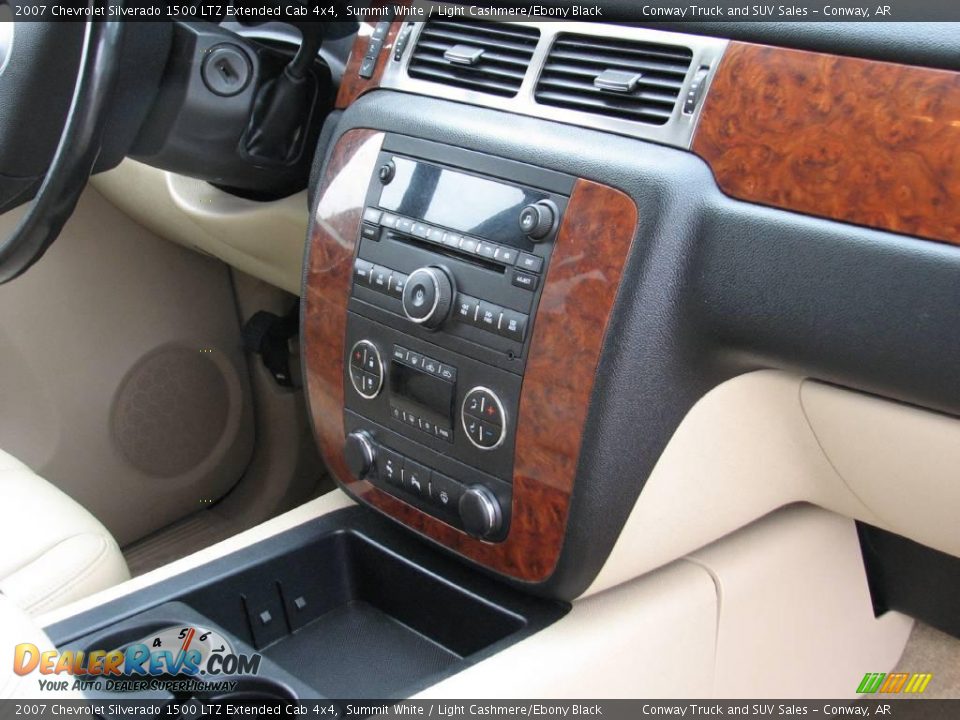 2007 Chevrolet Silverado 1500 LTZ Extended Cab 4x4 Summit White / Light Cashmere/Ebony Black Photo #15