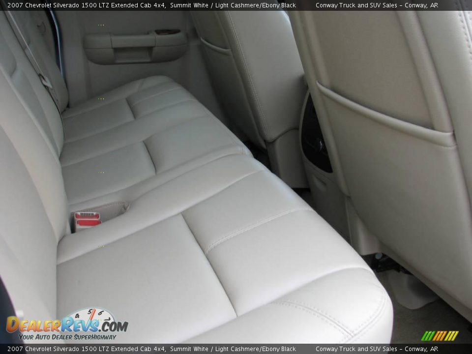 2007 Chevrolet Silverado 1500 LTZ Extended Cab 4x4 Summit White / Light Cashmere/Ebony Black Photo #19