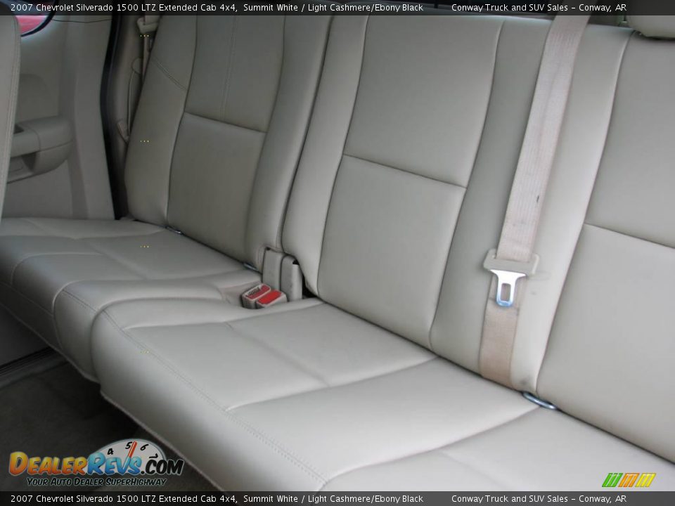 2007 Chevrolet Silverado 1500 LTZ Extended Cab 4x4 Summit White / Light Cashmere/Ebony Black Photo #20