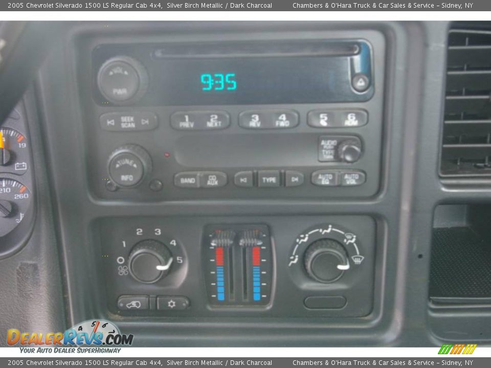 2005 Chevrolet Silverado 1500 LS Regular Cab 4x4 Silver Birch Metallic / Dark Charcoal Photo #5