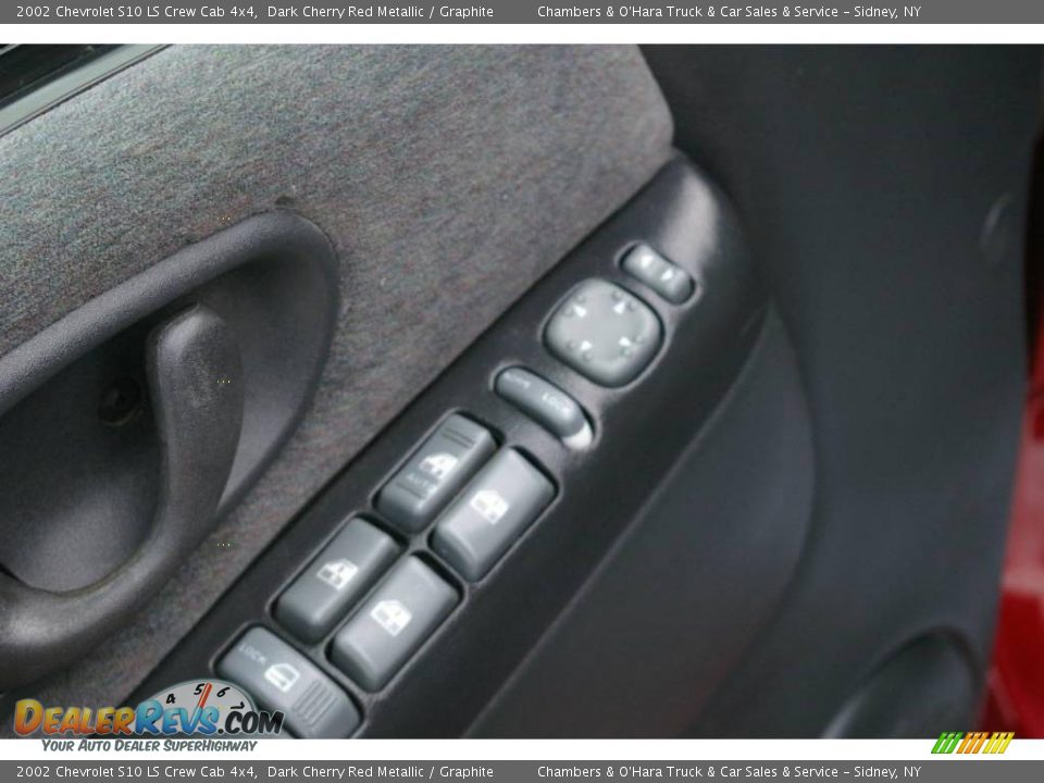 2002 Chevrolet S10 LS Crew Cab 4x4 Dark Cherry Red Metallic / Graphite Photo #8