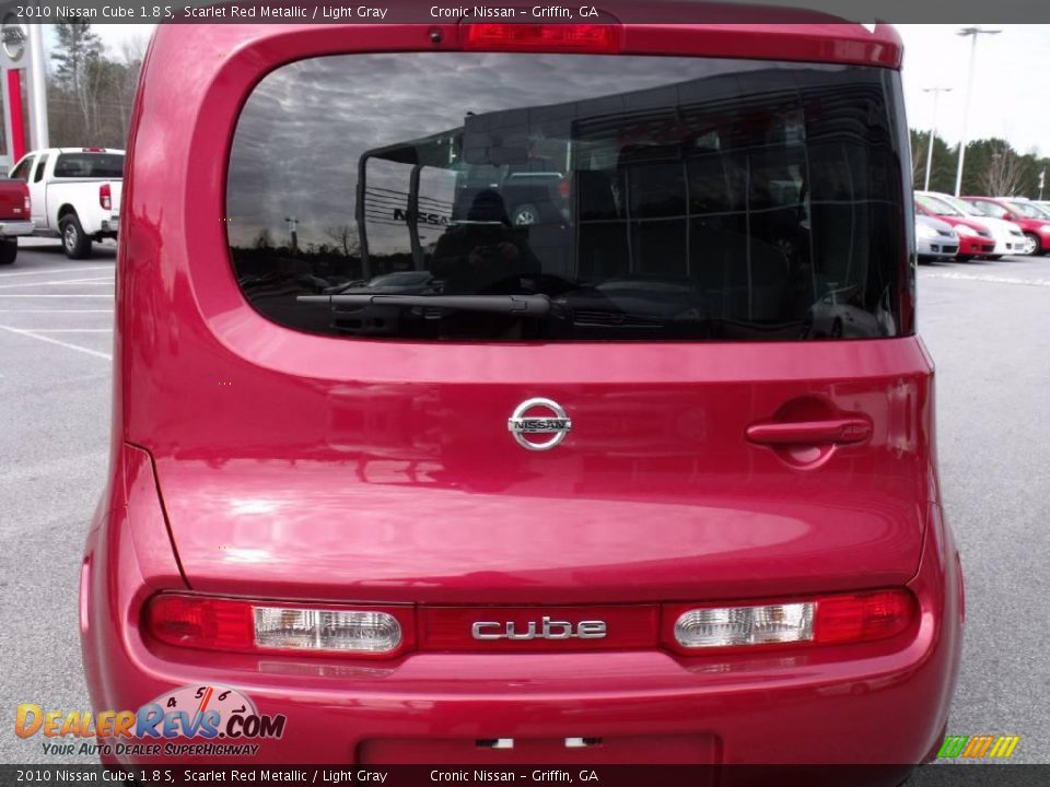 2010 Nissan Cube 1.8 S Scarlet Red Metallic / Light Gray Photo #4