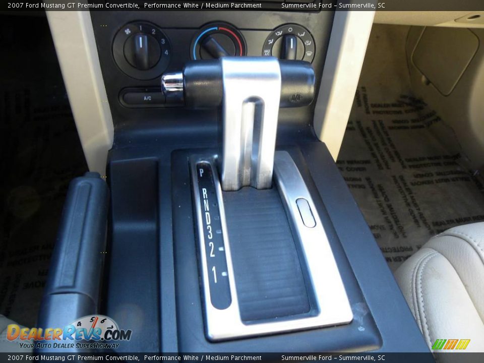 2007 Ford Mustang GT Premium Convertible Performance White / Medium Parchment Photo #18
