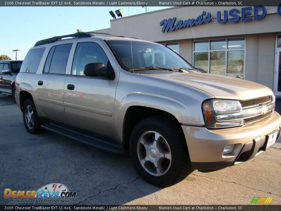 2006 Chevrolet TrailBlazer EXT LS 4x4 Sandstone Metallic / Light Cashmere/Ebony Photo #2